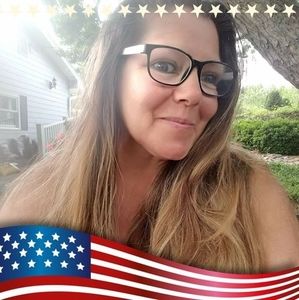 Meet your Posher, Fay